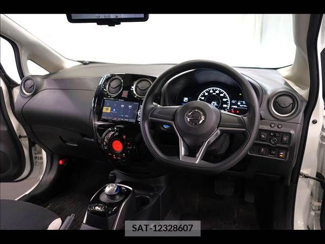 Nissan NOTE 2018-12 305454-1