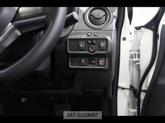 Nissan NOTE 2018-12 305454-13