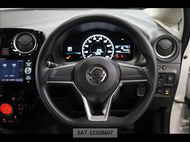 Nissan NOTE 2018-12 305454-9