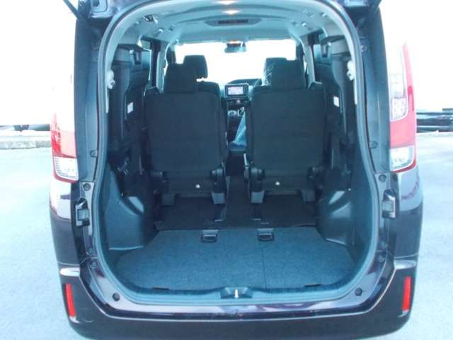 Toyota NOAH HYBRID 2017-05 23111-17