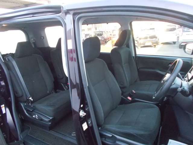 Toyota NOAH HYBRID 2017-05 23111-11