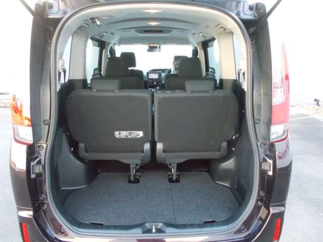 Toyota NOAH HYBRID 2017-05 23111-16