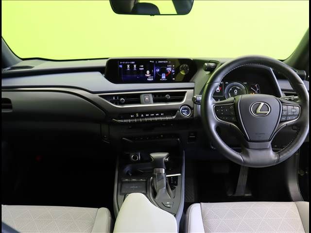 Lexus UX 2019-04 14440-2
