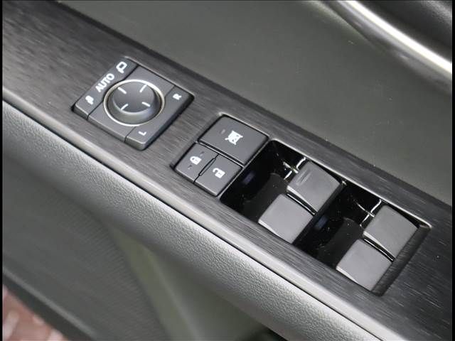 Lexus UX 2019-04 14440-17