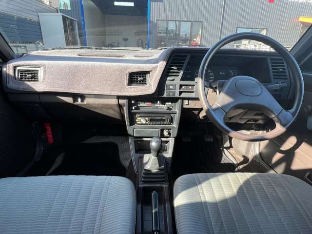 Nissan SUNNY CALIFORNIA 1990-03 2005-16
