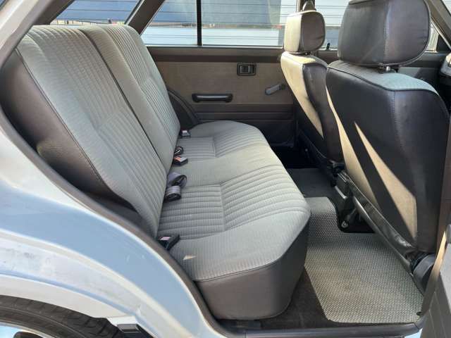 Nissan SUNNY CALIFORNIA 1990-03 2005-13