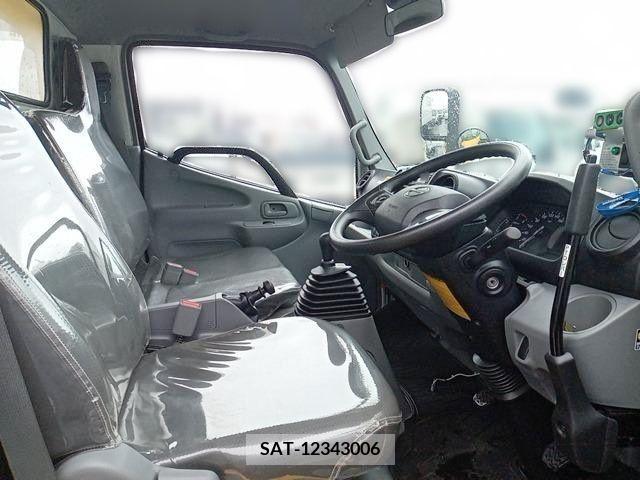 Hino DUTRO 2021-08 296712-16