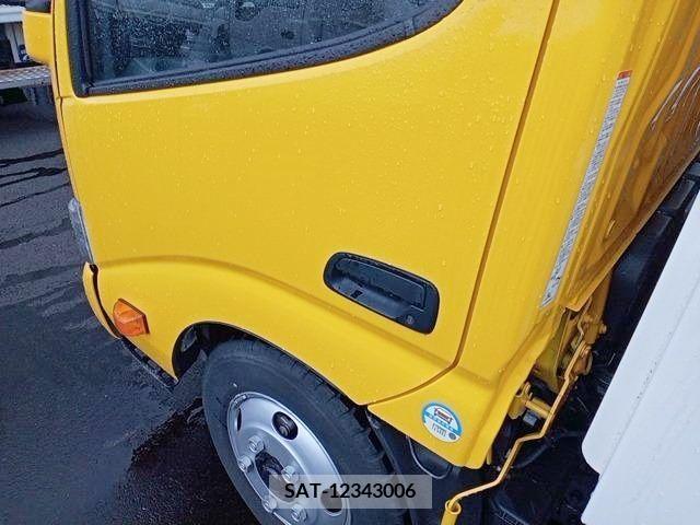Hino DUTRO 2021-08 296712-19