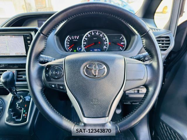 Toyota VOXY 2014-10 217798-15
