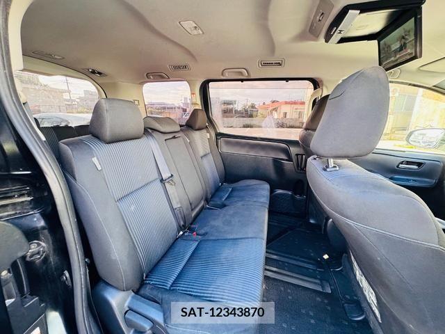 Toyota VOXY 2014-10 217798-18