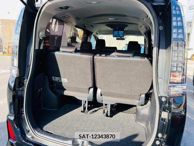 Toyota VOXY 2014-10 217798-19