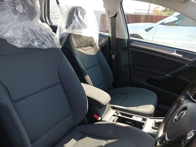 VolksWagen GOLF 2014-06 20523-11