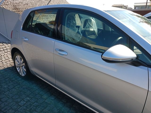 VolksWagen GOLF 2014-06 20523-4