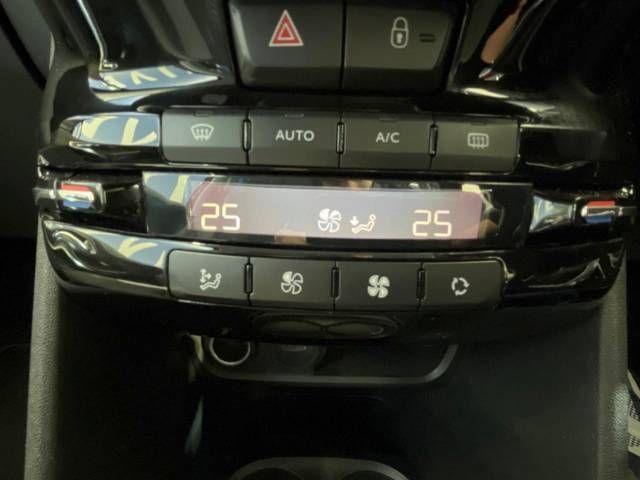 Peugeot 2008 2016-12 27378-5