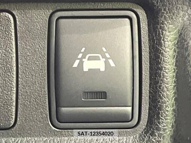 Nissan NOTE 2014-10 302361-7