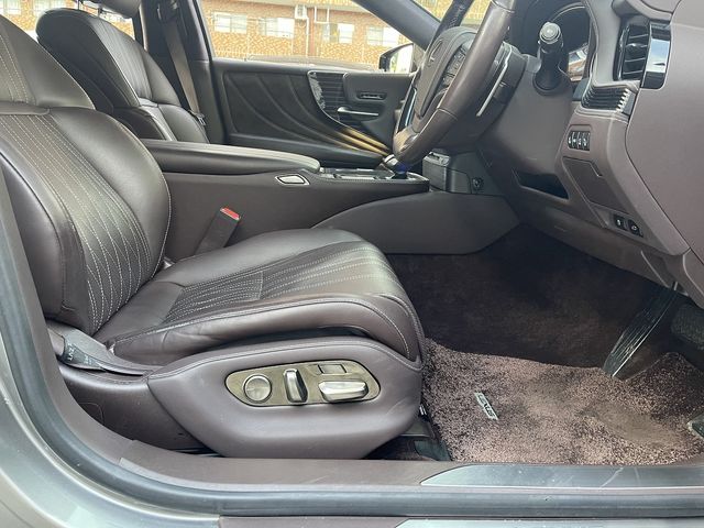 Lexus LS 2018-01 9920-10