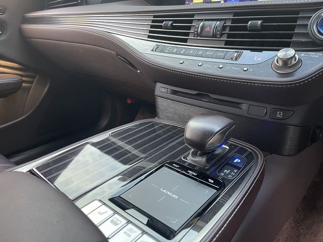 Lexus LS 2018-01 9920-22