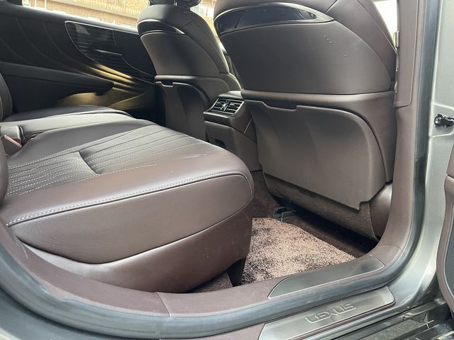 Lexus LS 2018-01 9920-13