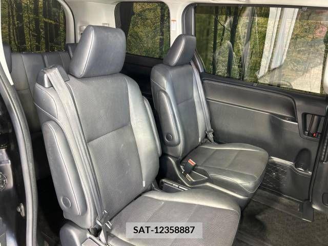 Toyota ESQUIRE 2015-12 215000-8