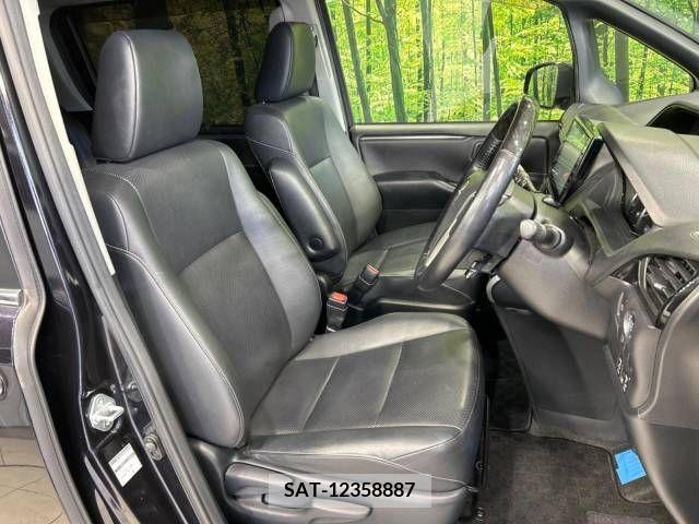 Toyota ESQUIRE 2015-12 215000-7