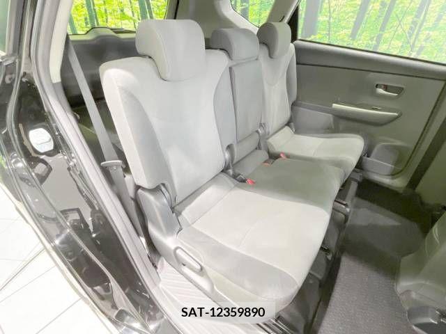 Toyota PRIUS ALPHA 2012-01 282487-9