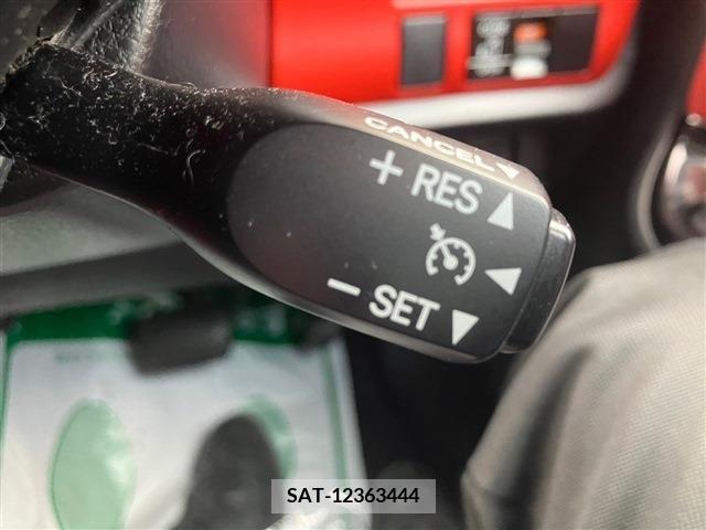 Toyota VOXY 2018-11 205173-16