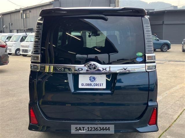 Toyota VOXY 2018-11 205173-7