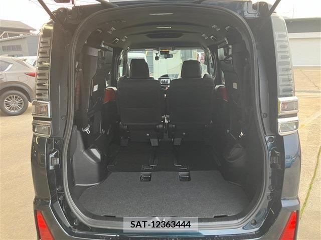 Toyota VOXY 2018-11 205173-10