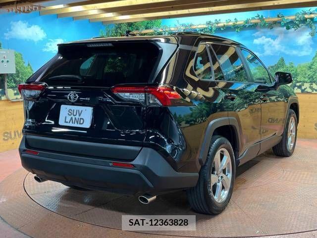 Toyota RAV4 2021-06 332126-17