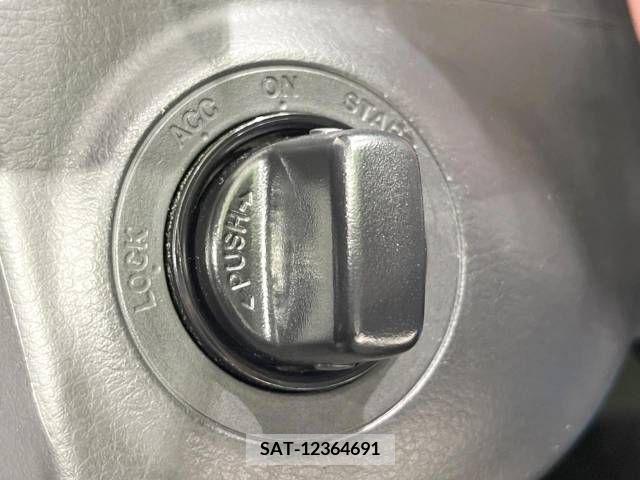 Mazda VERISA 2009-04 379513-5