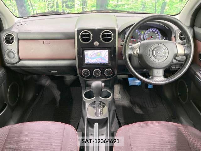Mazda VERISA 2009-04 379513-1