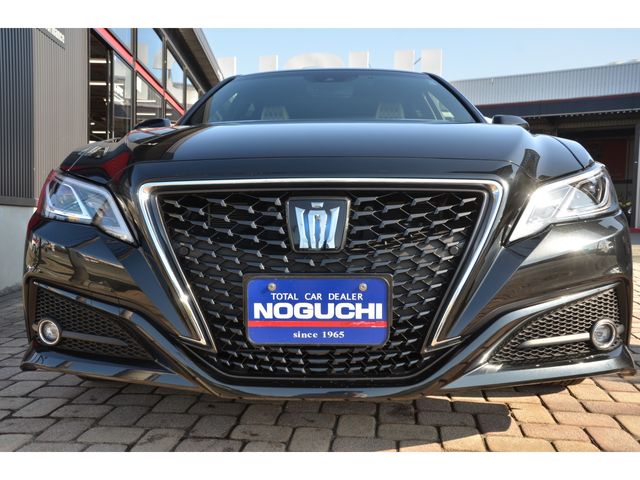 Toyota CROWN SEDAN 2018-06 188157-1