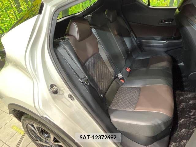 Toyota C-HR 2018-02 352266-9