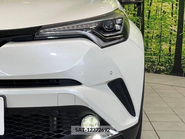 Toyota C-HR 2018-02 352266-12