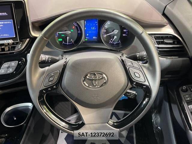 Toyota C-HR 2018-02 352266-11
