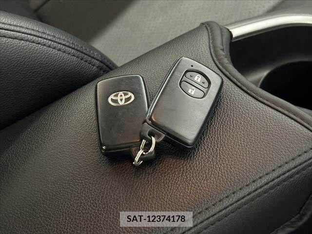 Toyota PRIUS 2012-07 366603-5