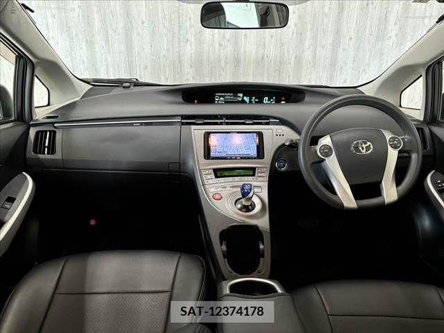 Toyota PRIUS 2012-07 366603-1