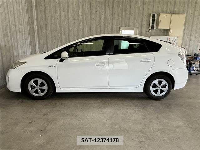Toyota PRIUS 2012-07 366603-11