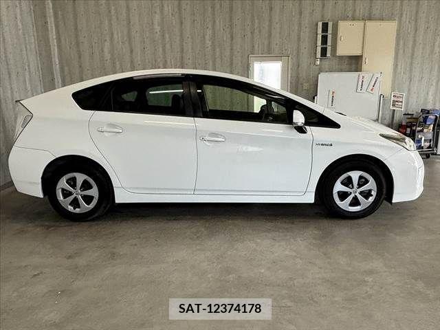 Toyota PRIUS 2012-07 366603-10
