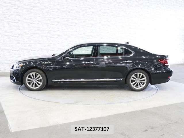 Lexus LS 2017-01 388371-10