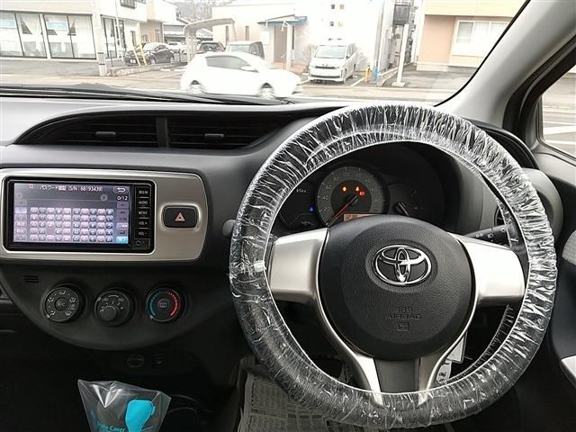 Toyota VITZ 2016-12 764-2