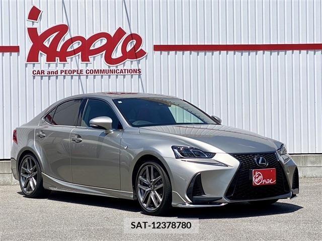 Lexus IS 2016-10 300006-2