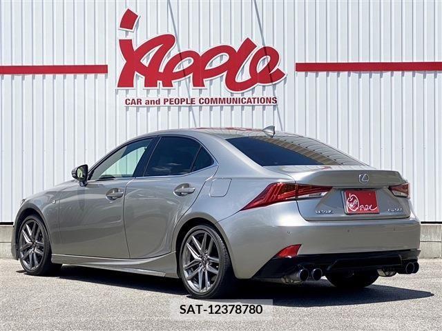 Lexus IS 2016-10 300006-1