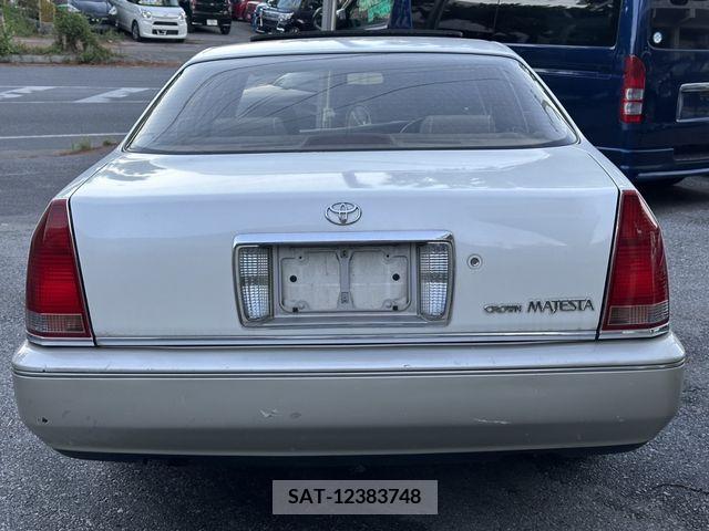 Toyota CROWN MAJESTA 1999-01 202762-4