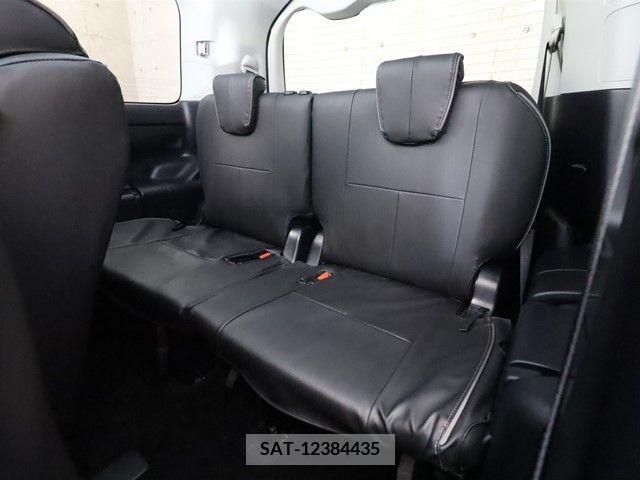 Toyota VOXY 2015-10 341207-8
