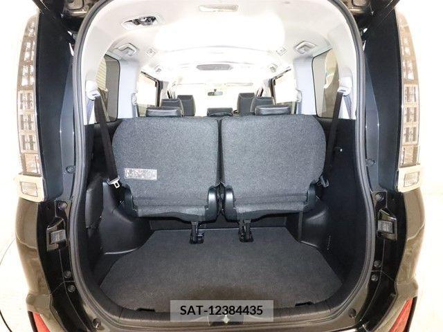 Toyota VOXY 2015-10 341207-9