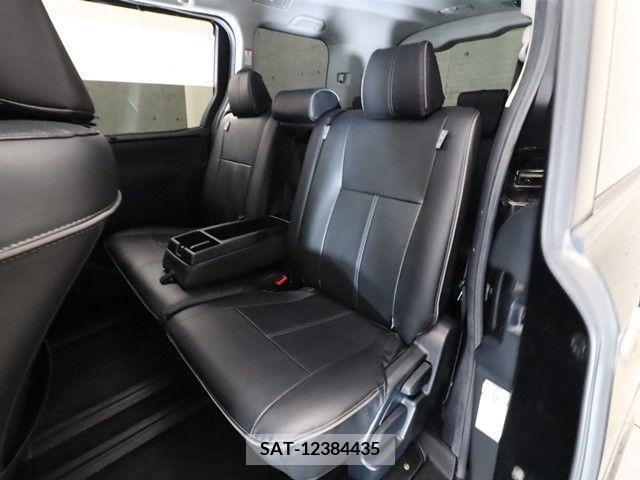 Toyota VOXY 2015-10 341207-6
