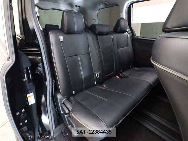 Toyota VOXY 2015-10 341207-4