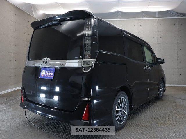 Toyota VOXY 2015-10 341207-1