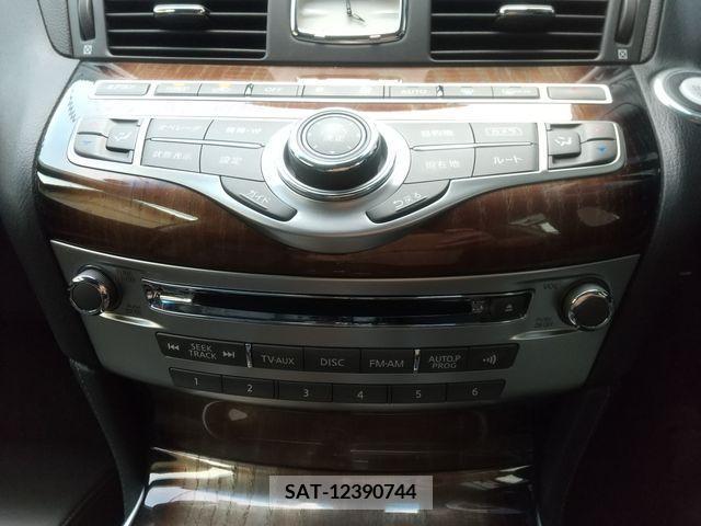 Nissan FUGA 2010-01 360767-19